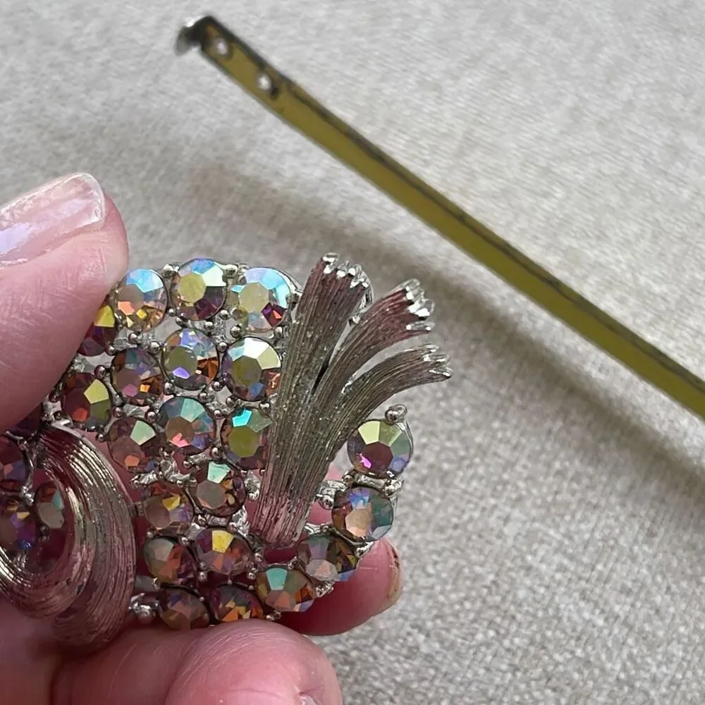 Lisner vintage 1950’s Aurora Borealis dazzling brooch.
